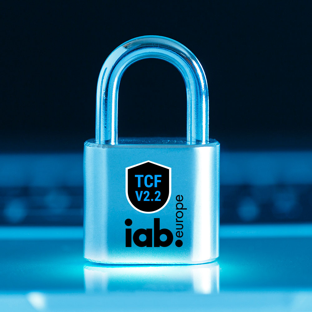 Imagen de un candado con el logo del IAB